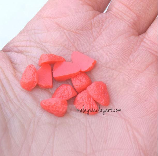 Quarter Strawberry Cabochon (10 pcs) Dollhouse Fruit Toppings Sweets Deco
