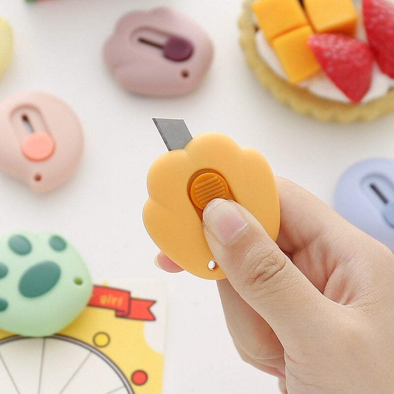 Cute Cartoon Cat Claw Small Parcel Box Knife Portable