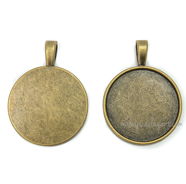 1 x Necklace Pendant Round Frame