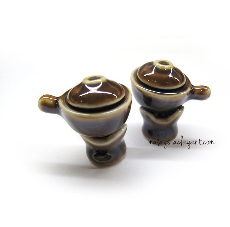 1 x Realistic Ceramic Chinese Soup Pot