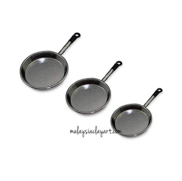 Set of 3 Miniature Frying Pans (Silver)