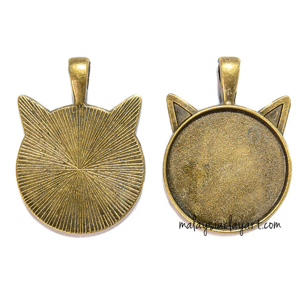 1 x Meow Necklace Pendant Round Frame Bronze