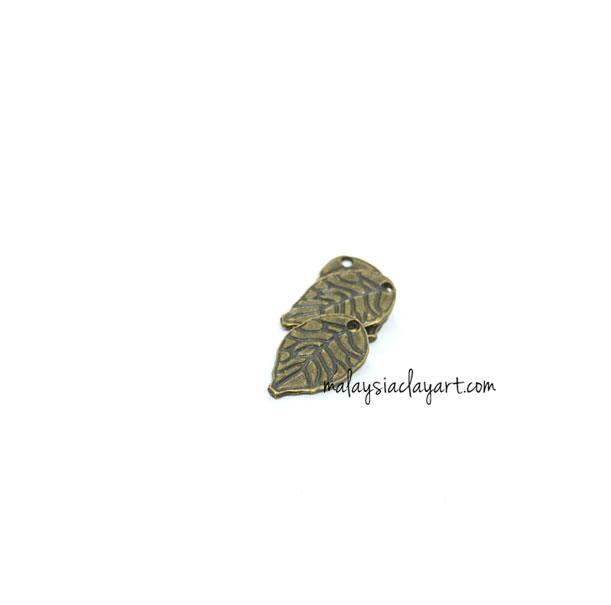 1 x Leaf Bronze Vintage Zakka Charm (Design 2)